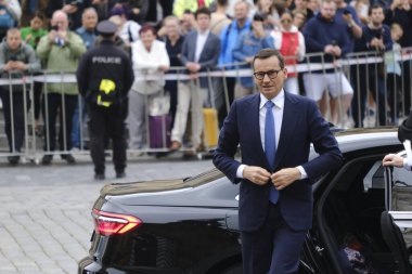 Polonya Başbakanı Mateusz MORAWIECKI, 6 Ekim 2022 'de Çek Cumhuriyeti' nin Prag kentinde düzenlenen Avrupa Siyasi Topluluğu Toplantısına katılmak üzere geliyor..