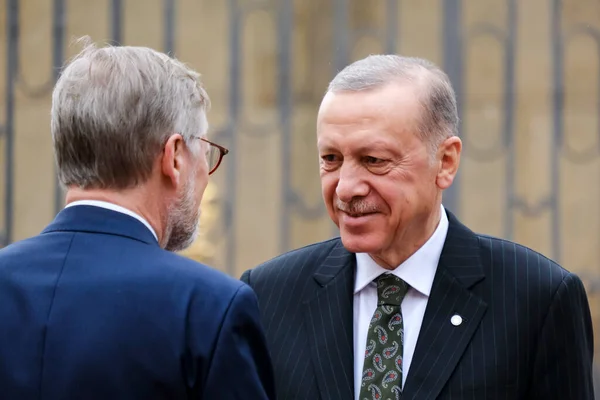 土耳其总统雷杰普 塔伊普 埃尔多安出席2022年10月6日在捷克布拉格举行的欧洲政治共同体会议 — 图库照片