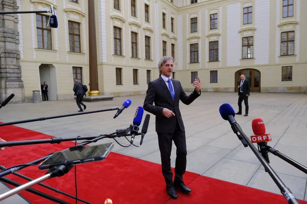 Robert Golob Primeiro Ministro Eslovênia Chega Para Participar Uma Reunião — Fotografia de Stock