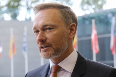 Almanya Maliye Bakanı Christian Lindner 3 Ekim 2022 'de Lüksemburg' da medyaya konuştu.