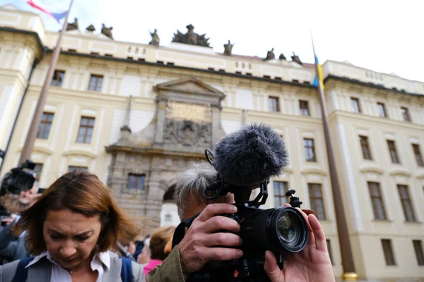 Journaliste Sur Terrain Lors Sommet Communauté Politique Européenne Prague Octobre — Photo