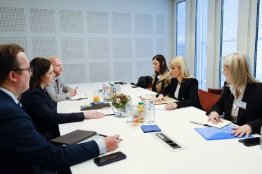 Kıbrıs Temsilciler Meclisi Başkanı Annita Demetriou, Belarus muhalefet lideri Svetlana Tikhanovskaya ile 12 Ekim 2022 'de Belçika' nın Brüksel kentinde Avrupa Parlamentosu 'nda bir araya geldi..