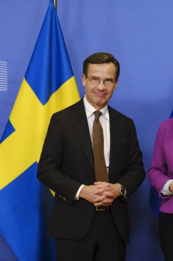 İsveç Başbakanı Ulf Kristersson, 20 Ekim 2022 'de Brüksel, Belçika' daki AB genel merkezinde gerçekleşen görüşme öncesinde Avrupa Komisyonu Başkanı Ursula von der Leyen tarafından karşılandı..