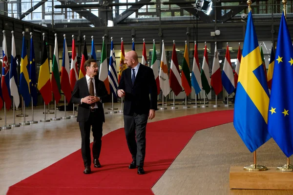 Švédský Premiér Ulf Kristersson Kráčí Předsedou Evropské Rady Charlesem Michelem — Stock fotografie