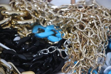 Mücevher yığınını kapat.