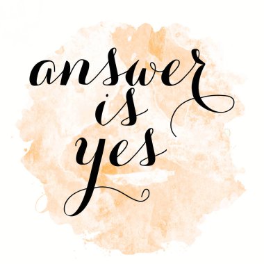 Cevap, soyut renkli arkaplan üzerindeki evet metni.