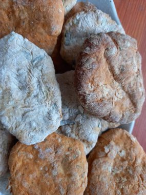 Taşlar görüntüyü kapatır 