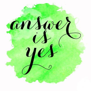 Cevap, soyut renkli arkaplan üzerindeki evet metni.