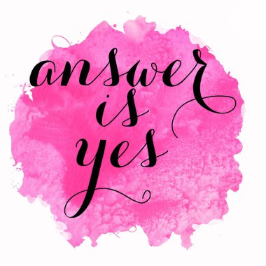 Soyut pembe suluboya tasarımı, boyalı su dokusunu yakından yıkar. Minimalist ve lüks arka plan.