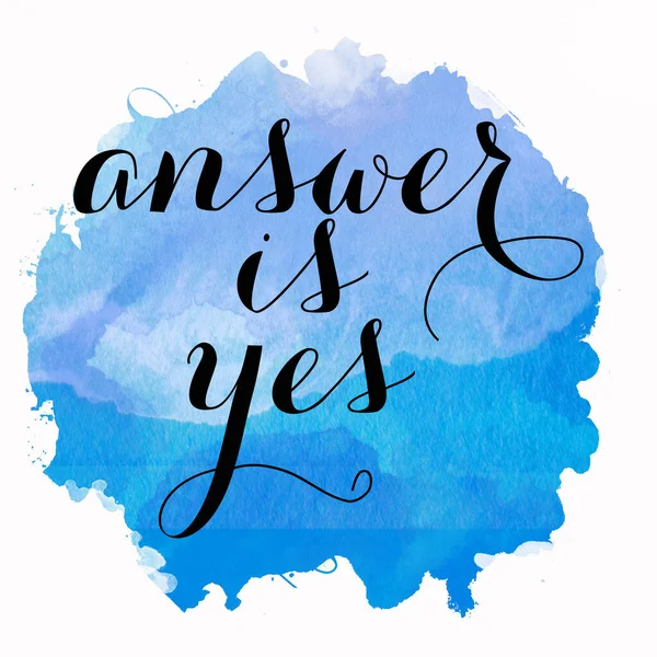 Soyut pembe suluboya tasarımı, boyalı su dokusunu yakından yıkar. Minimalist ve lüks arka plan.