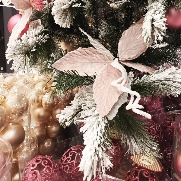 Close Uma Árvore Natal Decorações — Fotografia de Stock