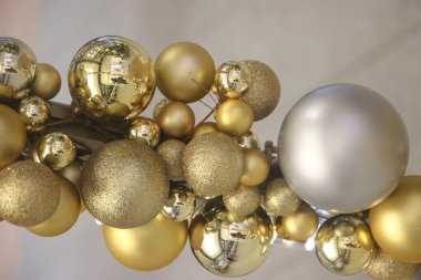 Noel süslemeleri, mücevherler ve süsler.