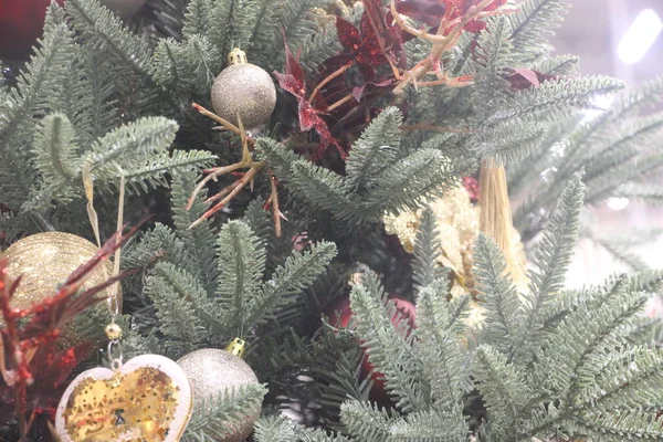 Крупным Планом Украшения Рождественской Елки — стоковое фото