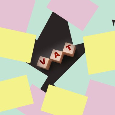 Tahta küplere KDV harfleri. Katma Değer Vergi Finans Konsepti.