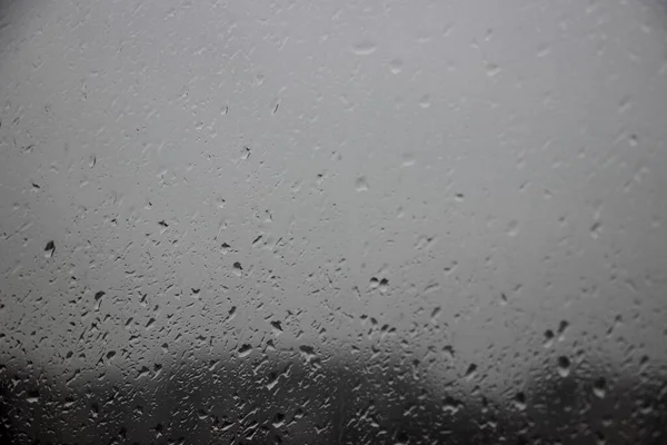 창문에 빗방울이 떨어져요 빗방울 — 스톡 사진