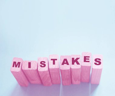 İnşaat taşlarından yapılmış bir hata. Girişim ya da tıbbi sağlık konsepti