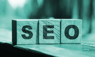 SEO - tahta küplerle ilgili metin, ahşap arkaplan
