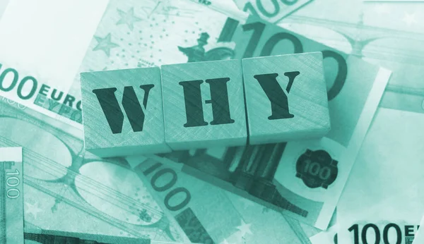 Neden arka planda 100 Euro 'luk banknotlar var? İş konsepti.