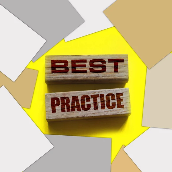 Best Practice Worte Auf Holzklötzen Auf Gelb Geschäfts Und Gesundheitskonzept — Stockfoto