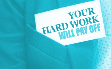 Sıkı çalışmanın karşılığını üst iş adamlarının cebinde bulacaksın. Motivasyon amaçlı iş kavramı.