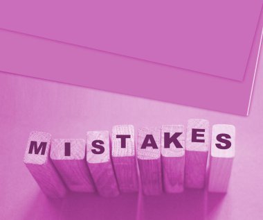 İnşaat taşlarından yapılmış bir hata. Girişim ya da tıbbi sağlık konsepti.