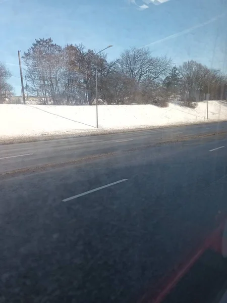 Paisaje Invierno Con Coches Carretera —  Fotos de Stock