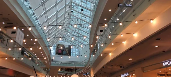 Dentro Vista Del Centro Comercial —  Fotos de Stock