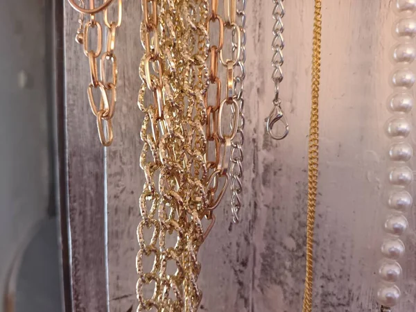 Golden Metal Chains Close View — 图库照片