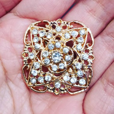 Mücevher parçası, broş broşu görünümünü kapat