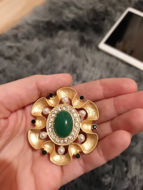 Mücevher parçası, broş broşu görünümünü kapat