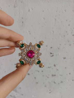 Mücevher parçası, broş broşu görünümünü kapat