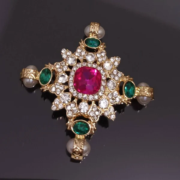 Mücevher parçası, broş broşu görünümünü kapat