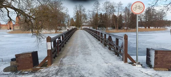 Trakai Sziget Kaszt Kilátás Folyóra Télen Népszerű Turisztikai Célpont — Stock Fotó