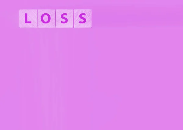 Деревянные Кубики Словом Loss Голубом Фоне Неба Концепция Финансовых Потерь — стоковое фото