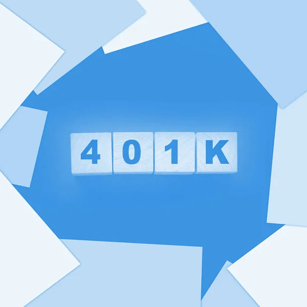 Houten blokken met de tekst: 401K. Pensioenbesparend concept voor sociale ondernemingen — Stockfoto