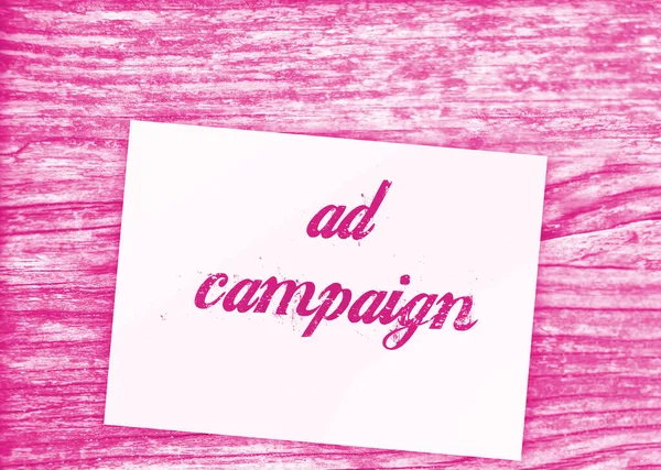 Reklam Kampanyası Ahşap Masada Dolar Işaretleri Olan Bir Sayfa Konsepti — Stok fotoğraf