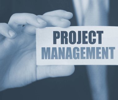 Kart işadamı tutanaklarındaki PROJECT MANAGEMENT sözcükleri. Parlak konsept.
