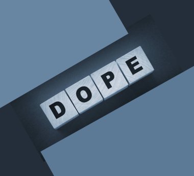 Ahşap bloklar için uyuşturucu kelimesi. Bağımlılık konsepti. Sağlık hizmetleri kavramı.