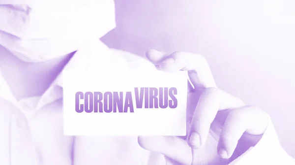 Κάρτα Ιατρικού Προσωπικού Coronavirus Γραμμένο Αυτό Covid Έννοια Καραντίνας Πανδημίας — Φωτογραφία Αρχείου