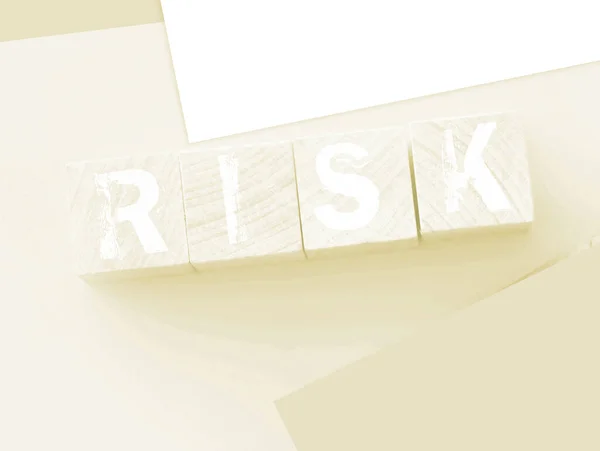 Risk Word Sur Cubes Bois Avec Portefeuille Rose Sur Fond — Photo