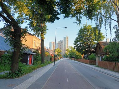 Şehir sokakları yazın görünüyor, Vilnius, Litvanya