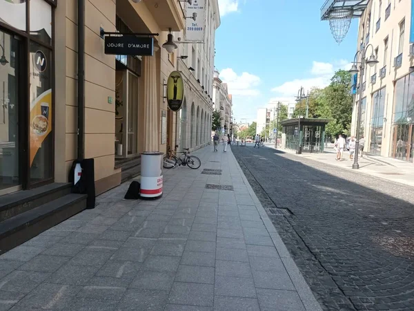 여름에 도시의 거리를 수있는 리투아니아 — 스톡 사진
