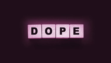 Ahşap bloklar için uyuşturucu kelimesi. Bağımlılık konsepti. Sağlık hizmetleri kavramı.