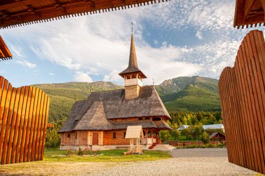 Borsa Manastırı, Manastira Pietroasa Borsa, Rodna Dağları Ulusal Parkı, Muntii Rodnei Ulusal Parkı, Romanya, Romanya Karpat Dağları, Avrupa.