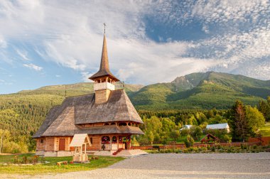 Borsa Manastırı, Manastira Pietroasa Borsa, Rodna Dağları Ulusal Parkı, Muntii Rodnei Ulusal Parkı, Romanya, Romanya Karpat Dağları, Avrupa.