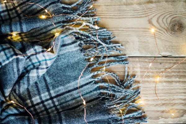 스카치 스카프 나무로 가벼운 배경에 부드러운 크리스마스와 연휴의 — 스톡 사진