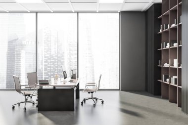 Gri ve bej panoramik iç mekan ofis masası, üç tekerlekli sandalye ve kitaplık. Beton döşeme. Modern yönetici çalışma alanı tasarımı kavramı. Yan görüş. 3d oluşturma