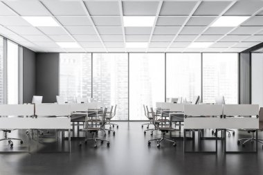 Moskova manzaralı panoramik pencerelerin yanındaki masalarda siyah koltukları ve bilgisayarları olan beyaz ofis odası. Modern minimalist mobilyaları olan yönetici işyeri, 3D görüntüleme