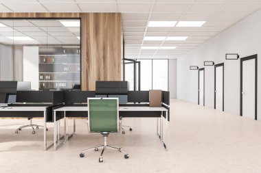 Ahşap duvarlı koridor, çerçeve ve cam detaylar, açık bir ofis, orijinal plakalı üç kapı ve bej beton zemin. Modern iş yeri tasarımı kavramı. 3d oluşturma