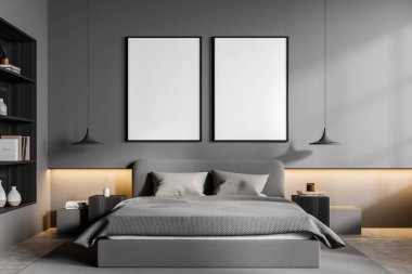 Açık gri yatak odası, içinde yatak ve çarşaflar, dekorasyon ve lambalar olan kahve masaları. Arka arkaya iki sanat çerçevesi, beton zeminli uyku odası, üç boyutlu görüntüleme.
